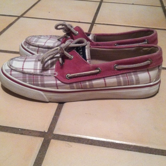 Sold..Closet closing sale!🍒SPERRY Top-Sider🍒✂35✂ - Picture 3 of 4