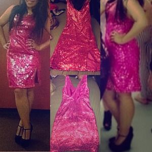 Awsome dress worn once for my fashion show. 🎀
