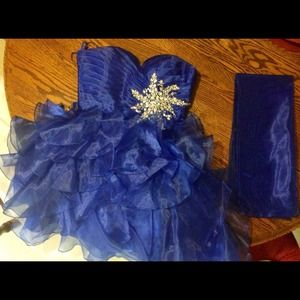 Royal Blue Short dress size 4  ... 80dlls Obo.