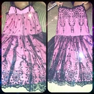 Awsome dress never worn. 🙋