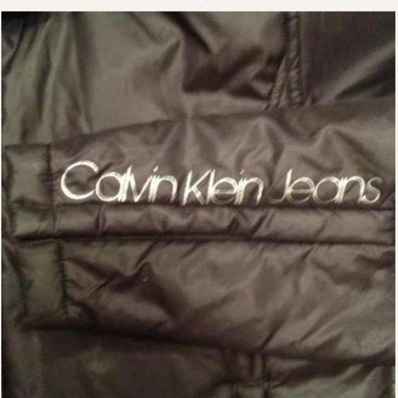 SOLD/BUNDLED!! CALVIN KLEIN PUFFY NYLON JACKET - Picture 4 of 4