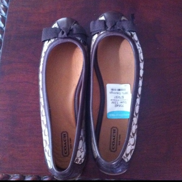 💢 SOLD💢 COACH Signature ballet flats with bow 🎀