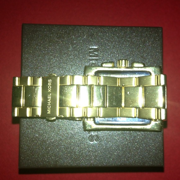 Michael Kors Crystal Detail Square Face - Picture 4 of 4