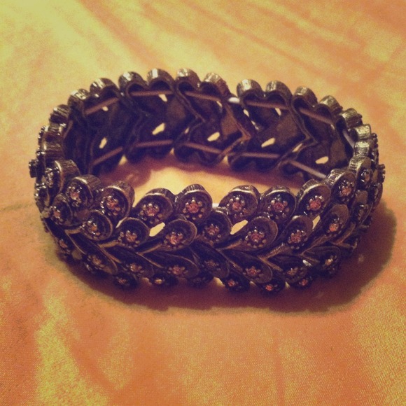 Stretchy Chloe+Isabel Bracelet - Picture 1 of 1