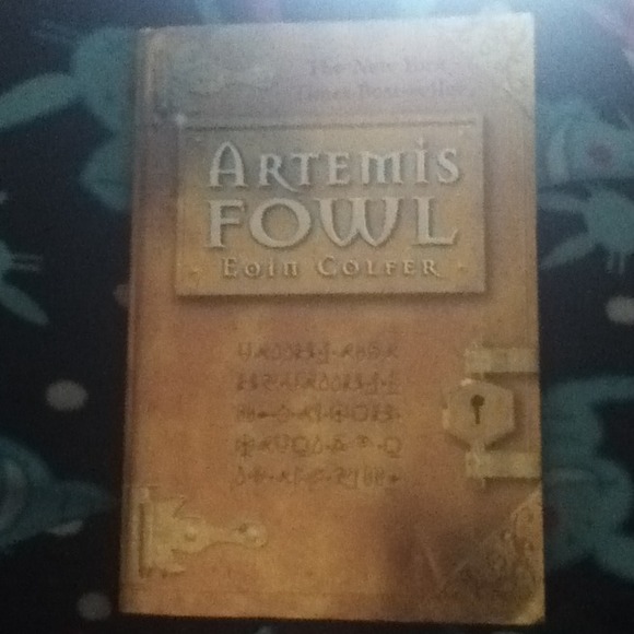 Books - Picture 3 of 4