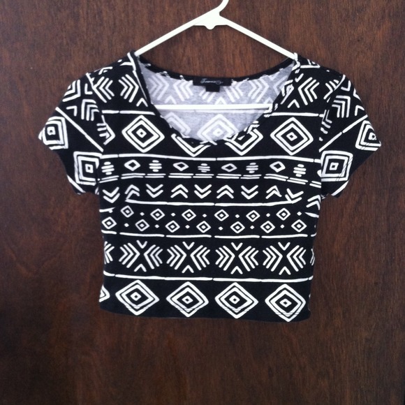 Forever 21 Tops - Aztec Print Crop Top