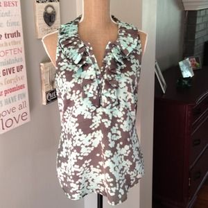 ⭐️ SOLD ⭐️Ruffle Neck Silky Sleeveless Top