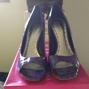 Purple Crocodile Print Patent Leather Pumps