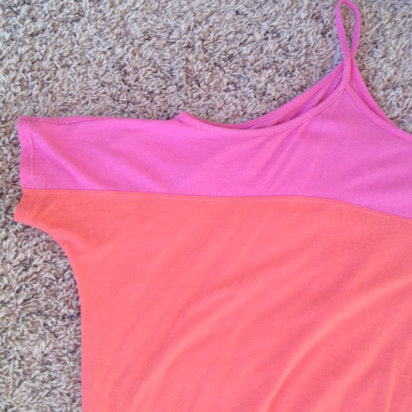 VS Cold Shoulder Tee! - Picture 3 of 3