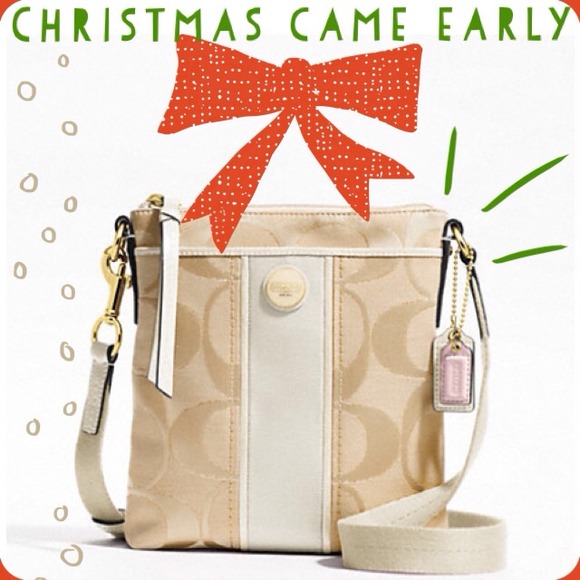 Coach Handbags - 🆕Auth Coach Crossbody❤