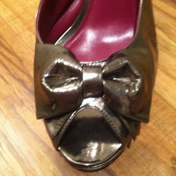 Coach Bow Peep Toe Heels - Picture 3 of 4