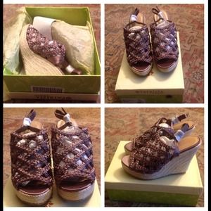 🎊 Reduced🎊Chic Wedge, Brand New 👠