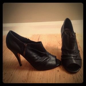 6.5 black bootie Steven by Steve Madden