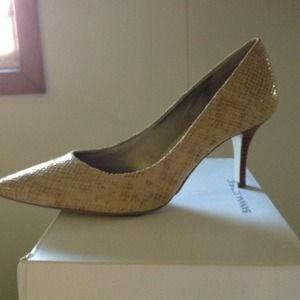 Bundle kdotkwu Tan Snakeskin Banana Republic Pumps