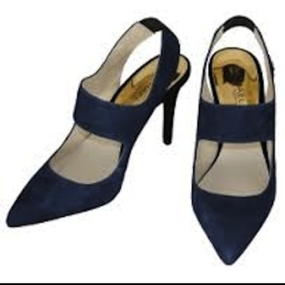 **SOLD**Michael Kors Pumps - Picture 2 of 4