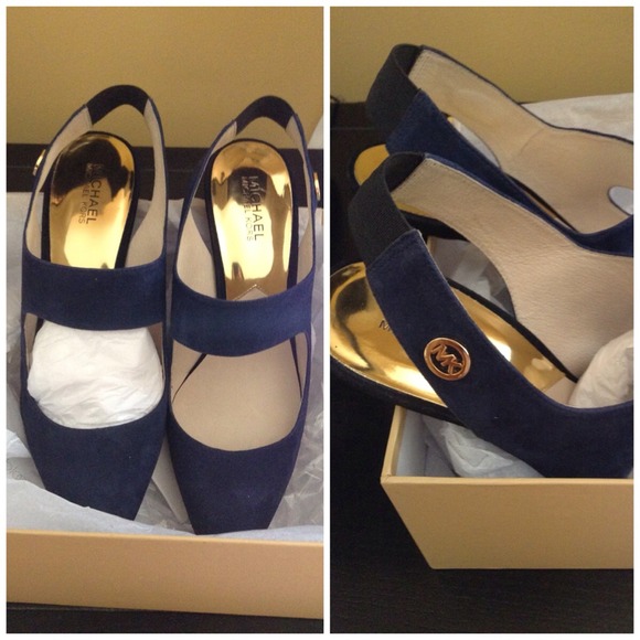 **SOLD**Michael Kors Pumps - Picture 3 of 4