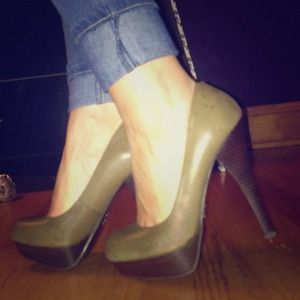 Cute dark green heels