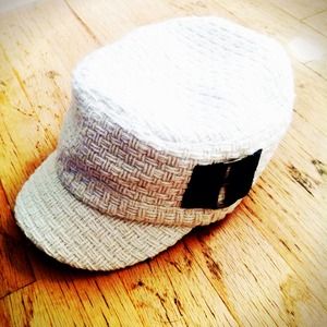 Cream with black buckle hat really cute Worn once!