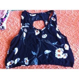 BRANDY MELVILLE DAISY CROP TANK