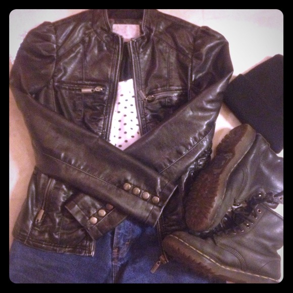 Shiny black pleather jacket :) size small