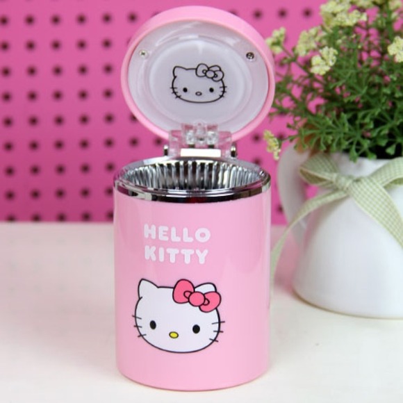 Looking for this hello kitty ashtray