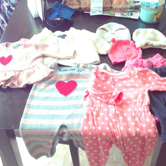 SOLD---Bundle of BabyGap clothes (0-3months)