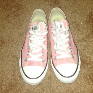 ---SOLD---SUPER CUTE PINK CONVERSE