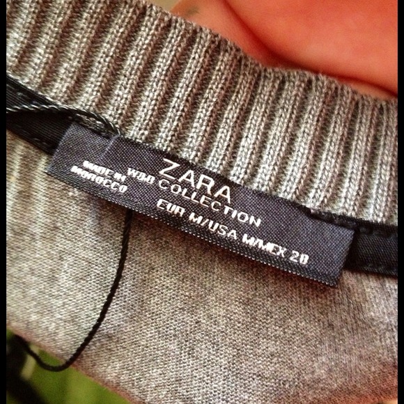 ❌SOLD❌ in Bundle Zara W&B Collection Print Tee - Picture 2 of 4