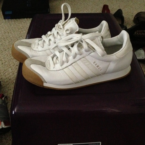 Make me an offer 👍💰Adidas Samoa woman's size 7