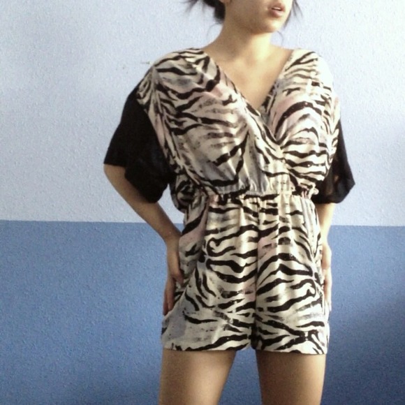 Cute zebra romper 🌸 - Picture 4 of 4