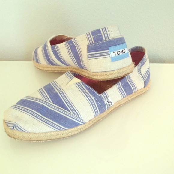 TOMS- Blue Striped sz 7
