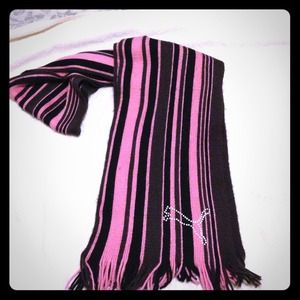Puma stripe scarf.