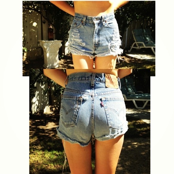 Levi distressed jean shorts