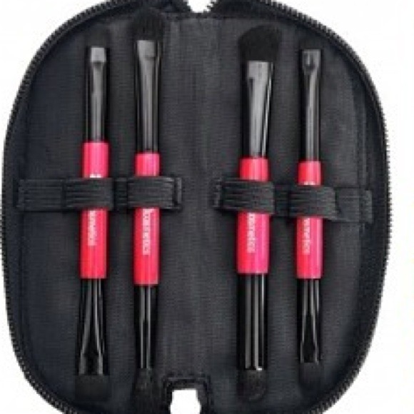 🚫Bundled🚫 Brand new bh cosmetics mini brush set