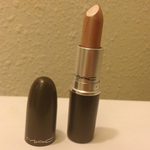 🚫TRADED🚫Authentic MAC lipstick & lipglass