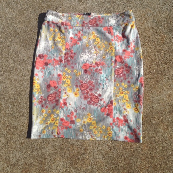 Forever 21 Dresses & Skirts - 🐢Host pick 🐢Floral  skirt