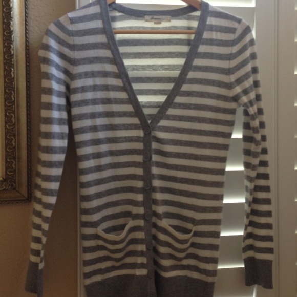 💥💥SOLD IN BUNDLE💥Forever 21 Cardigan