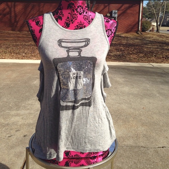 Tops - 🐢Host pick🐢Perfume top