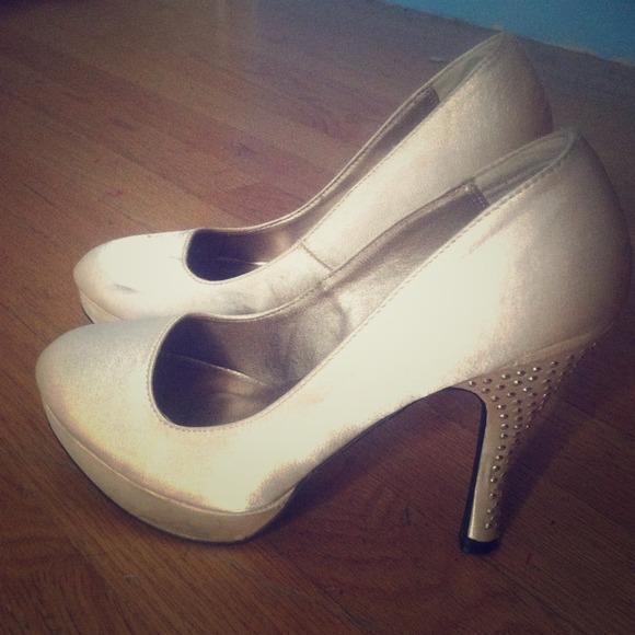 Beige suede studded heels