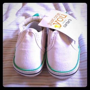 🚫SOLD 🚫 Newborn - Carter -baby shoes.