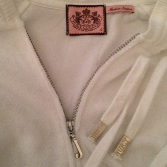 👑Juicy couture,short sleeve velour hoodie!! - Picture 4 of 4