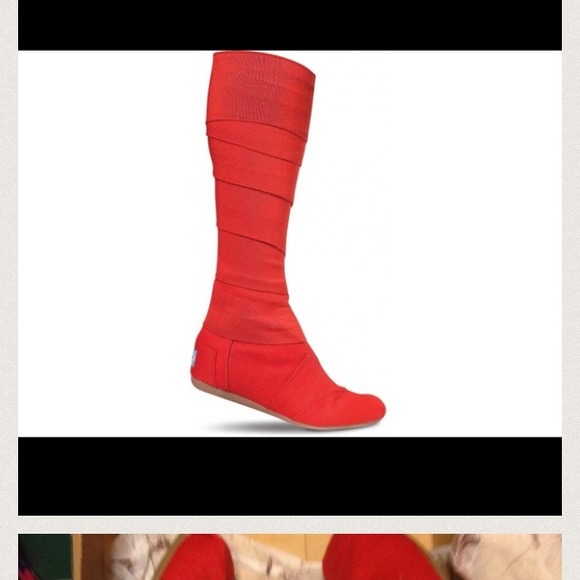 Red wrap Toms