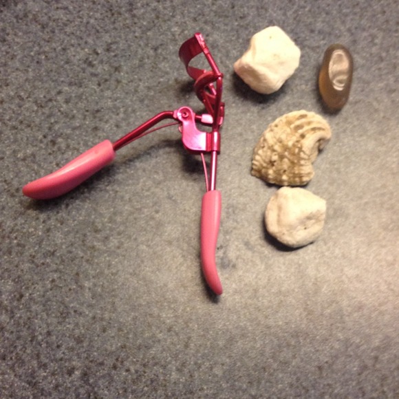 Pink Eyelash curler