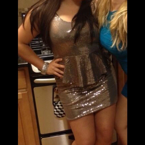 Donated🚫SALE✨Peplum Sequin dress, champaign - Picture 2 of 3