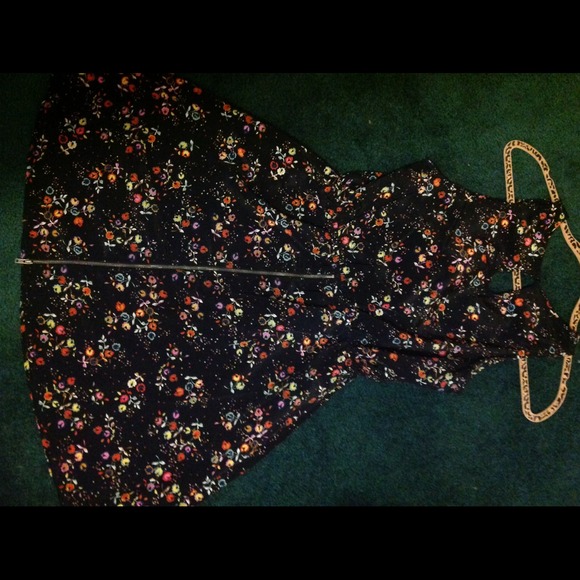 Material Girl Floral Day Dress - Picture 3 of 4
