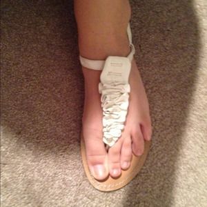 White sandals 9