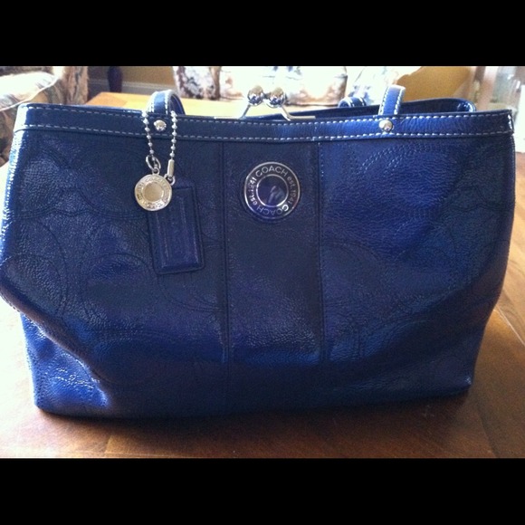 🔥COACH Patent leather with silver hardware, denim