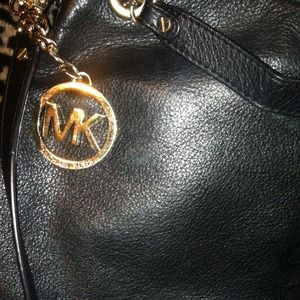 MK purse price reduce for today only to 90