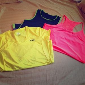 WORKOUT BUNDLE!! (Tops and bottoms)