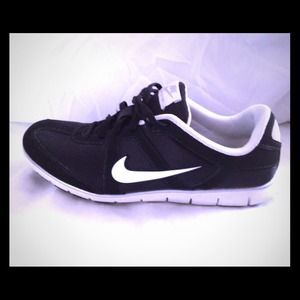 Women's Nike Oceania Black Running Shoes